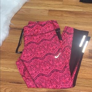 Nike dri fit capri workout leggings